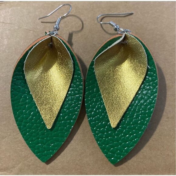 ☀️3/$12☀️St. Patrick’s Day Earrings - Picture 2 of 4